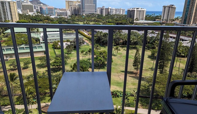 Waikiki Studio with beautiful view and minutes to beach.