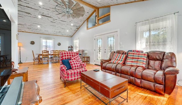 Walk to Downtown Shops & BBQ: Home w/Fenced Yard!
