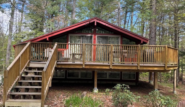 Walk to Echo Lake Cathedral Ledge Chalet Fireplace Pet Friendly