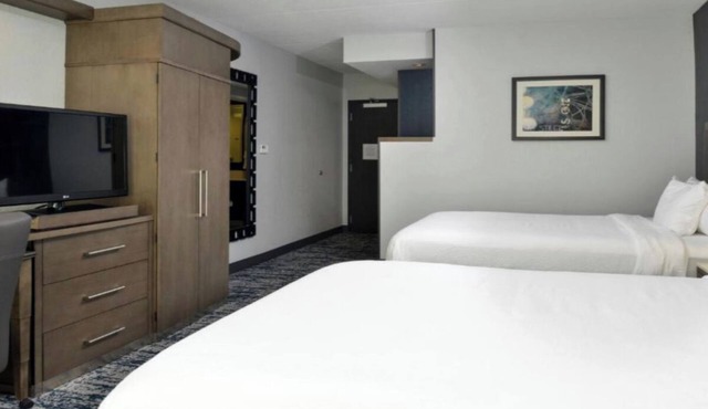 Walk to Riverwalk & Battleship! Pool, Gym, and Bistro Bar Access | 2 Units