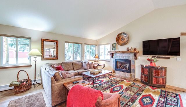 Walk to Ski Shuttle: Dtwn Frisco Gem w/Fireplace!