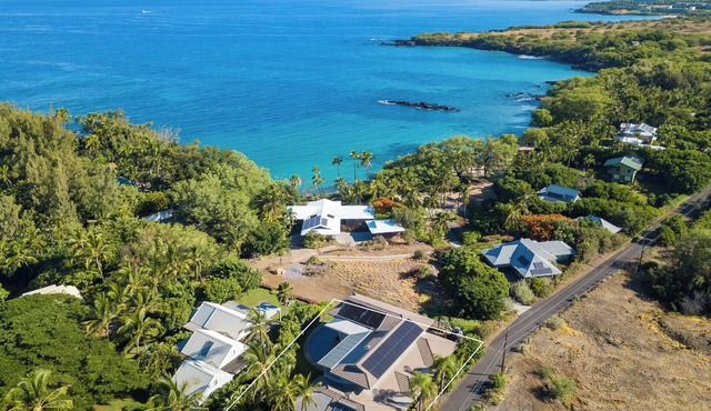 Walk to Waialea Bay, pool, AC, Oceanview