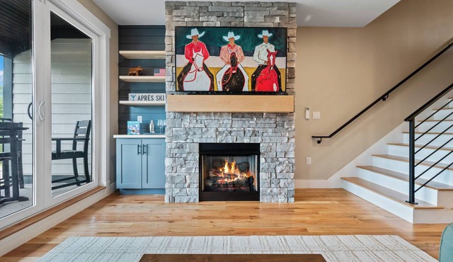 Wanderlust - New 2026 Ski Townhome - Walk to Town Square - Game Loft & Bar