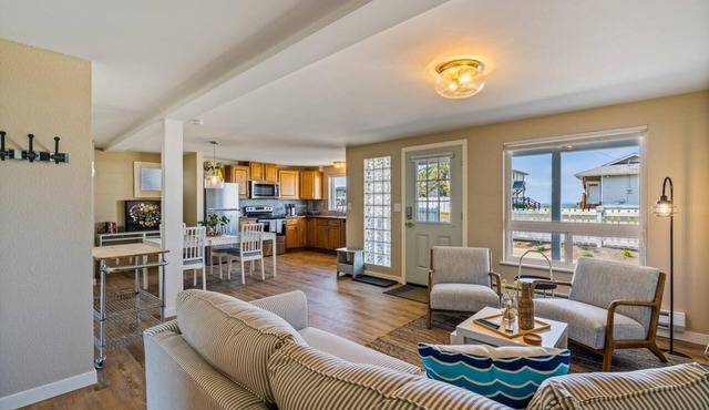 Water view, beach access, BBQ PC-C