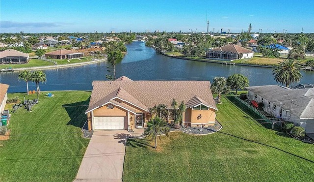 Waterfront Canal with Paddle boarding, kayaking, and fishing