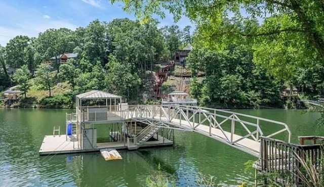 Waterfront Double Decker Dock - 5 Bed 3 1/2 Bath Smith Lake House in Cullman AL
