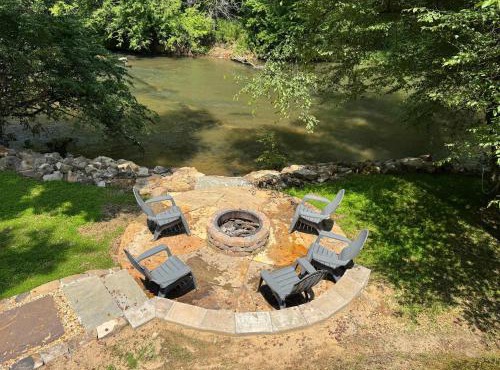 Waterfront Getaway:Hot Tub Fire Pit Near Ellijay