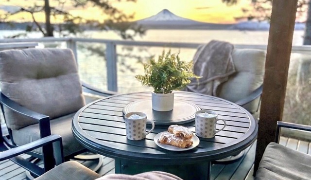 Waterfront House, 2 Decks, Mt. Baker Views, Hiking