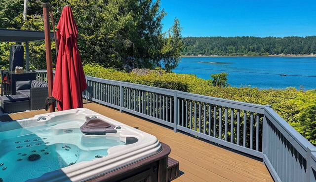 Waterfront Union Getaway w/Ocean & Mtn Views