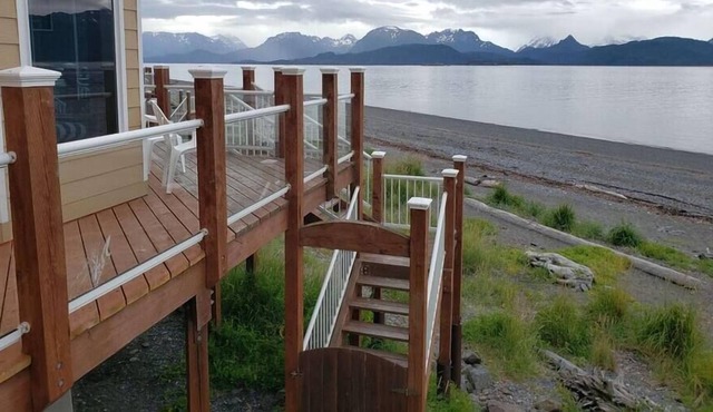 Waterfront unit to watch whales with your coffee