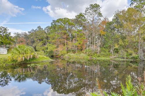 Weeki Wachee Family Getaway: Canal-Front Home