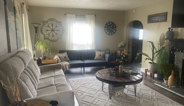 Welcome to The Lemonade Stand-Charming 4 bedroom home located in Woodland.