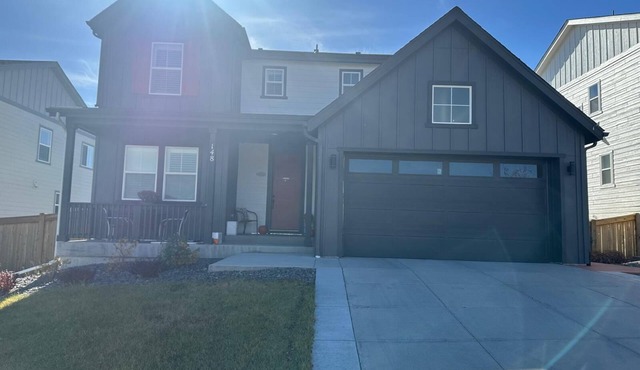 Welcoming 2-bed/1ba walk-out basement in Castle Pines