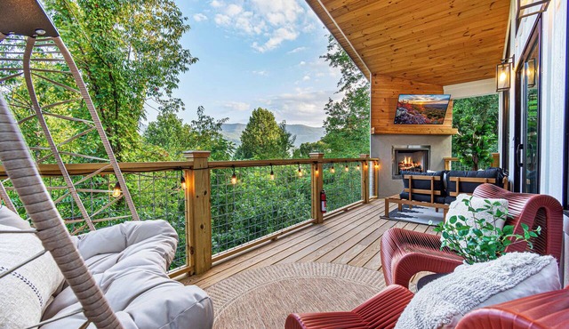 Wellness Retreat Sleeps 16 Sauna + Hot Tub Dog Friendly
