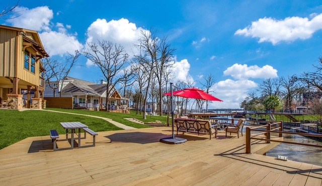 Westside Waterfront on Cedar Creek Lake
