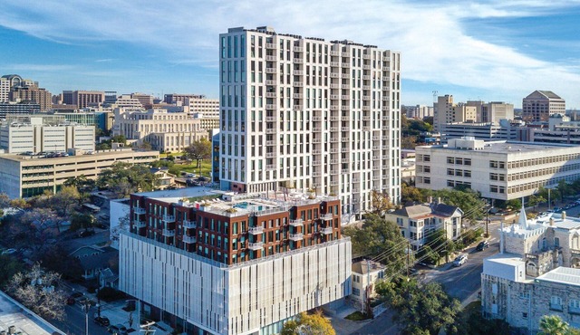 Wonderful Downtown Austin 1BR King Suite
