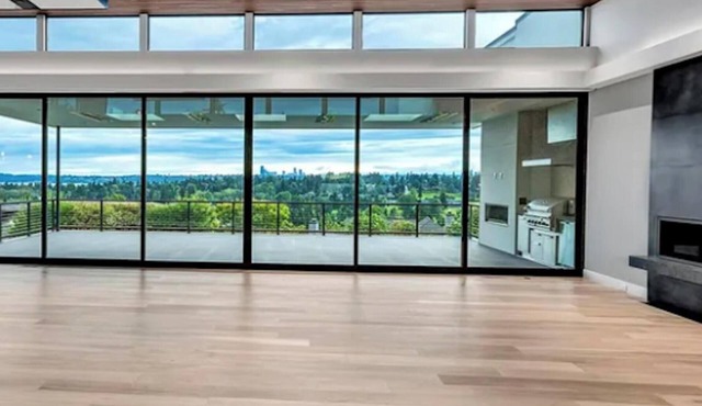 World Cup Luxury Estate: Seattle Views, Pool/Golf