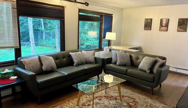 Your Cozy Anchorage Retreat