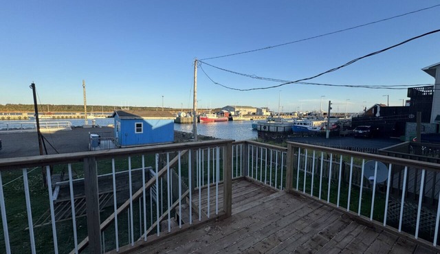 Your Harbourfront Dream – Newly Renovated with Spectacular Views