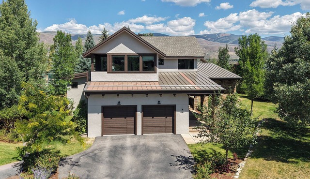 Your next Adventure starts here! Spacious 5-bedroom house in charming Edwards