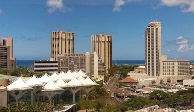 Your own Treasure close to the Beach, shopping and centrally located.