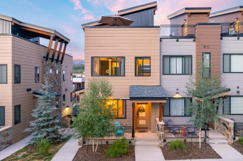 Downtown WP Villa 282 I Rooftop Hot Tub I Great Views I Activity Program