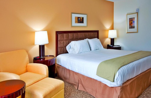 Holiday Inn Express Hotel 