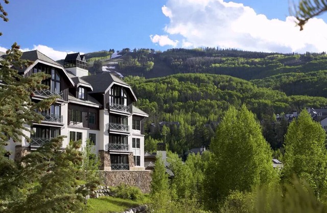 HYATT MOUNTAIN LODGE STUDIO SKI IN and OUT