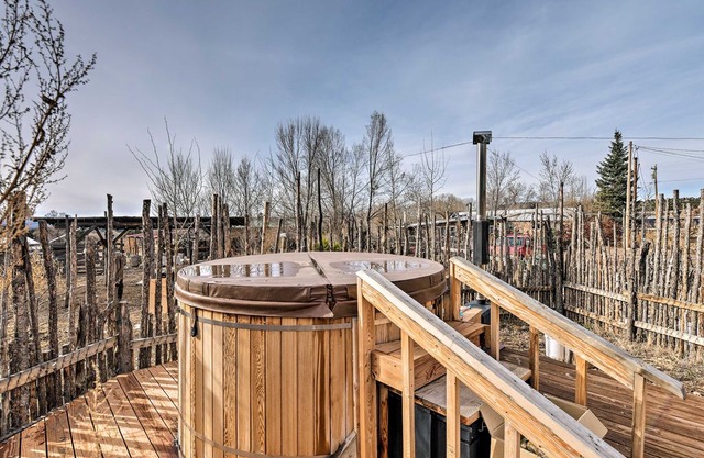 NEW! Eco Cabin w/ Hot Tub Access - 16 Mi to Taos!