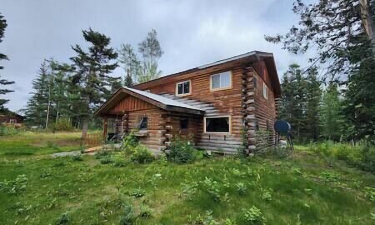 Kenny Lake House | Spruce House: 8 Bedroom Log Home