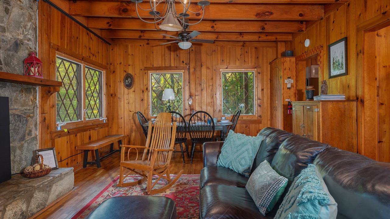 Photo of Livingroom in Spruce Pine
