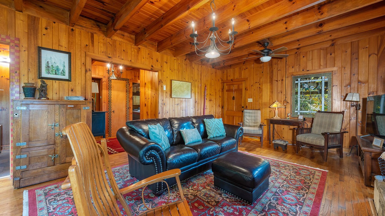 Photo of Livingroom in Spruce Pine