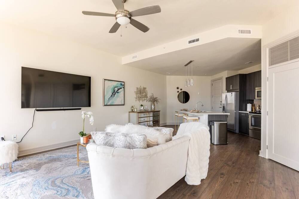 Photo of Livingroom in Civic District