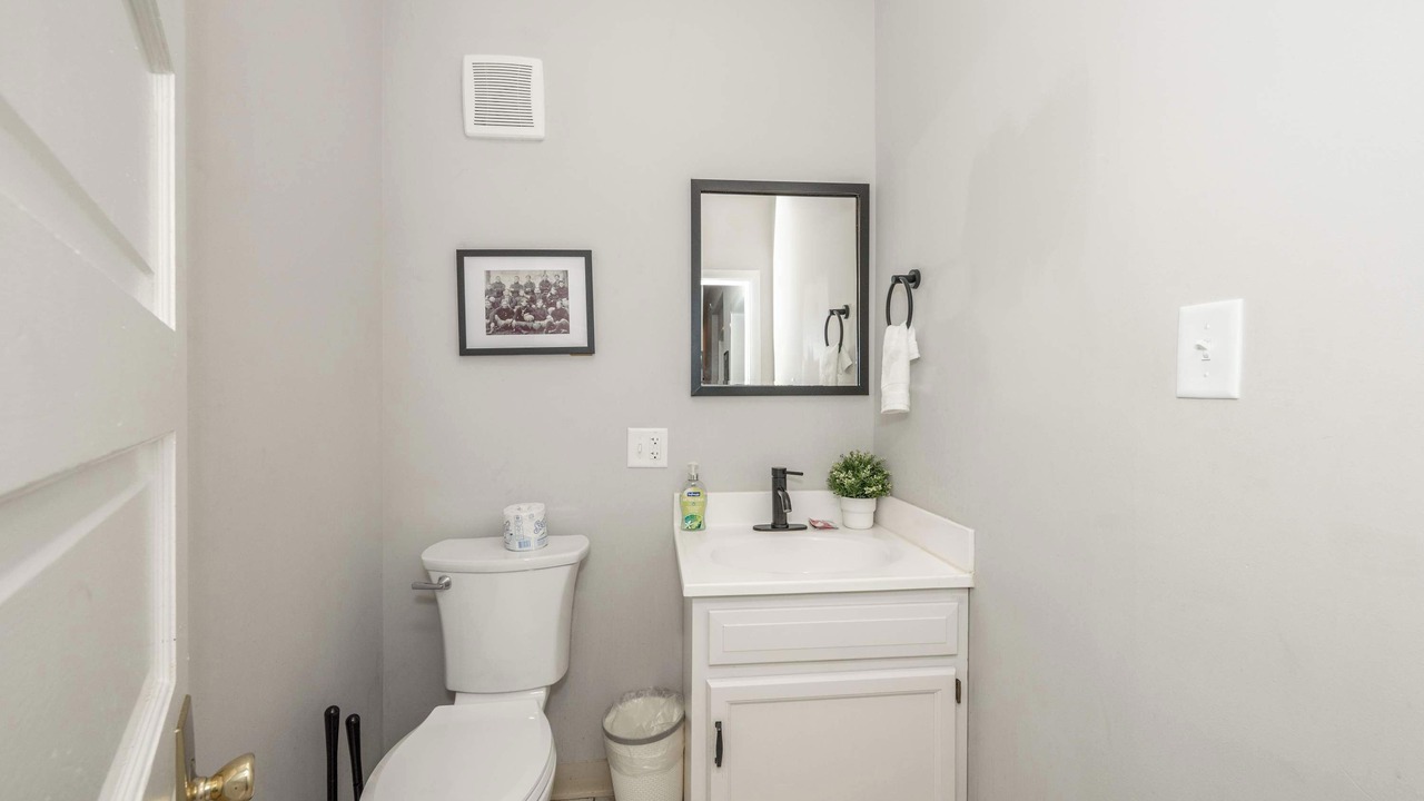 Photo of Bathroom in Old North Columbus