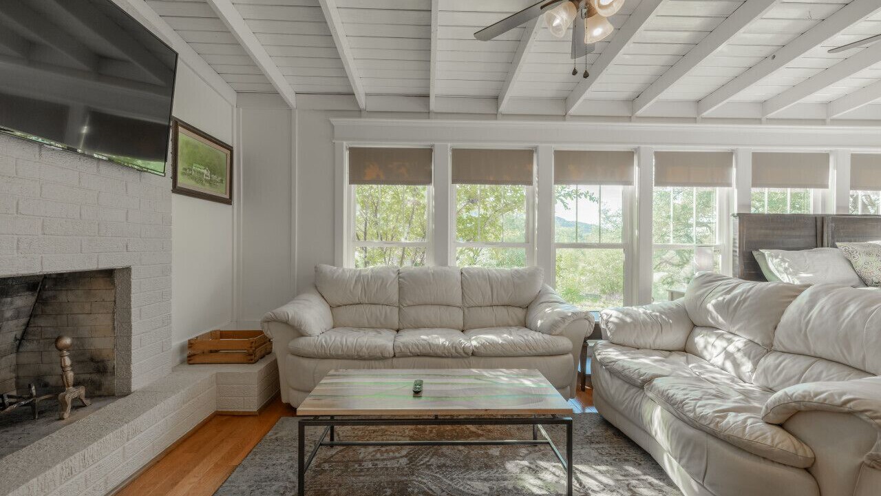 Photo of Livingroom in Jonestown