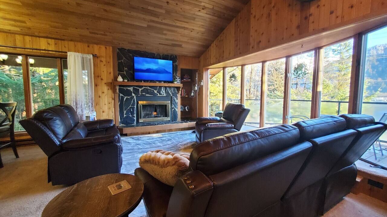 Photo of Livingroom in West Juneau