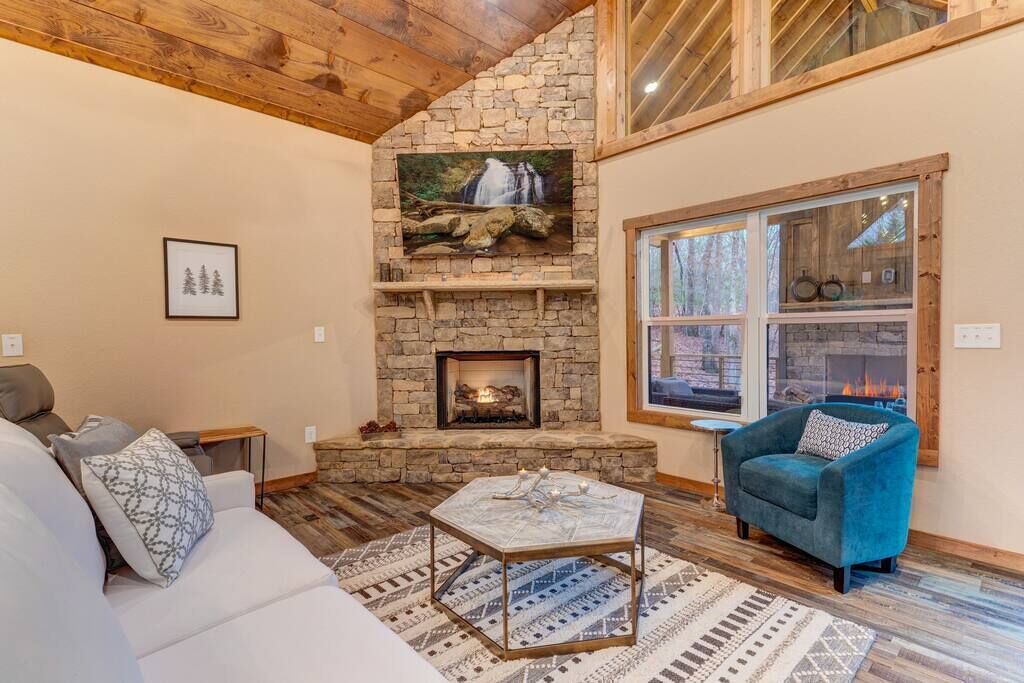 Photo of Livingroom in Ellijay