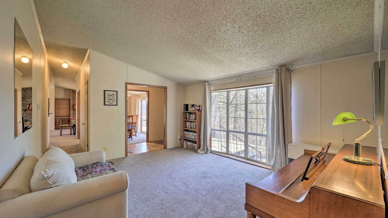 Photo of Livingroom in Spruce Pine