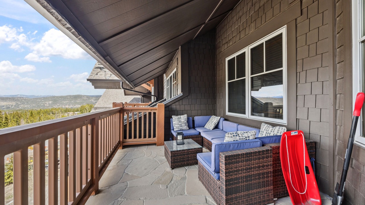 Photo of Patio Balcony in Peak 8