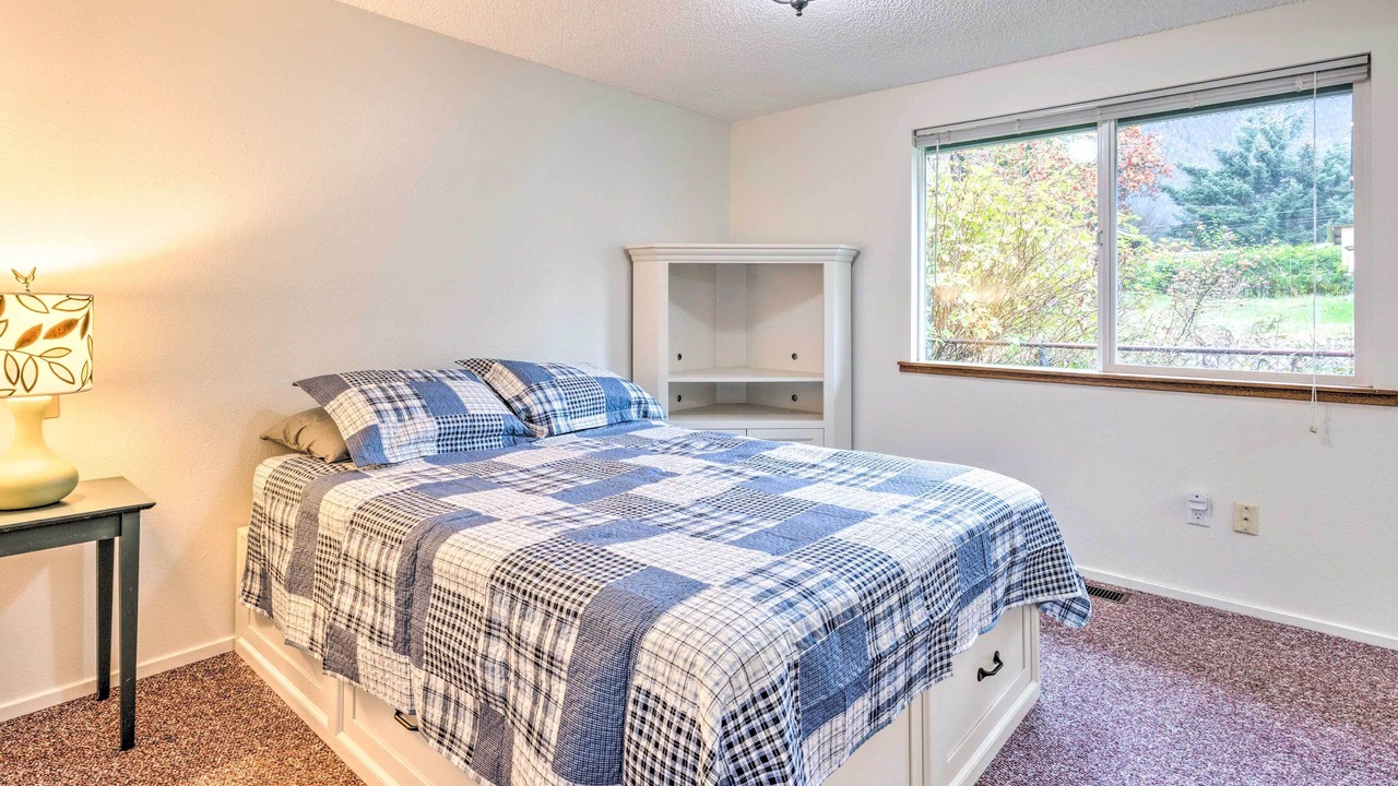 Photo of Bedroom in Sitka