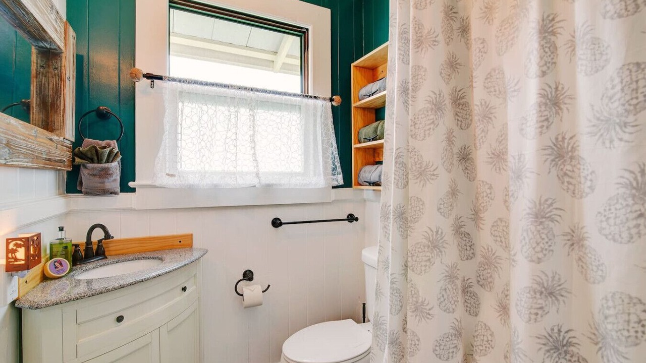 Photo of Bathroom in Hilo