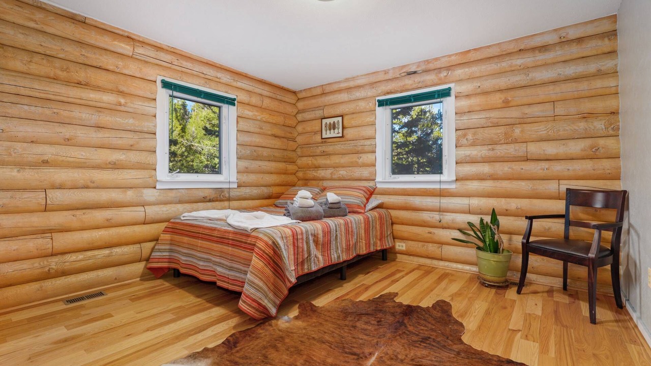 Photo of Bedroom in Conifer Mountain and Meadows