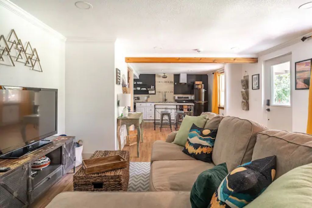 Photo of Livingroom in Bel Aire