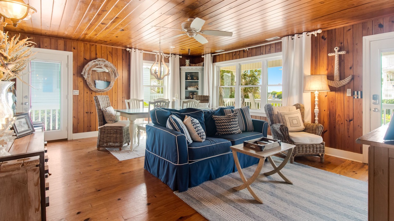 Photo of Livingroom in Ocean Isle Beach