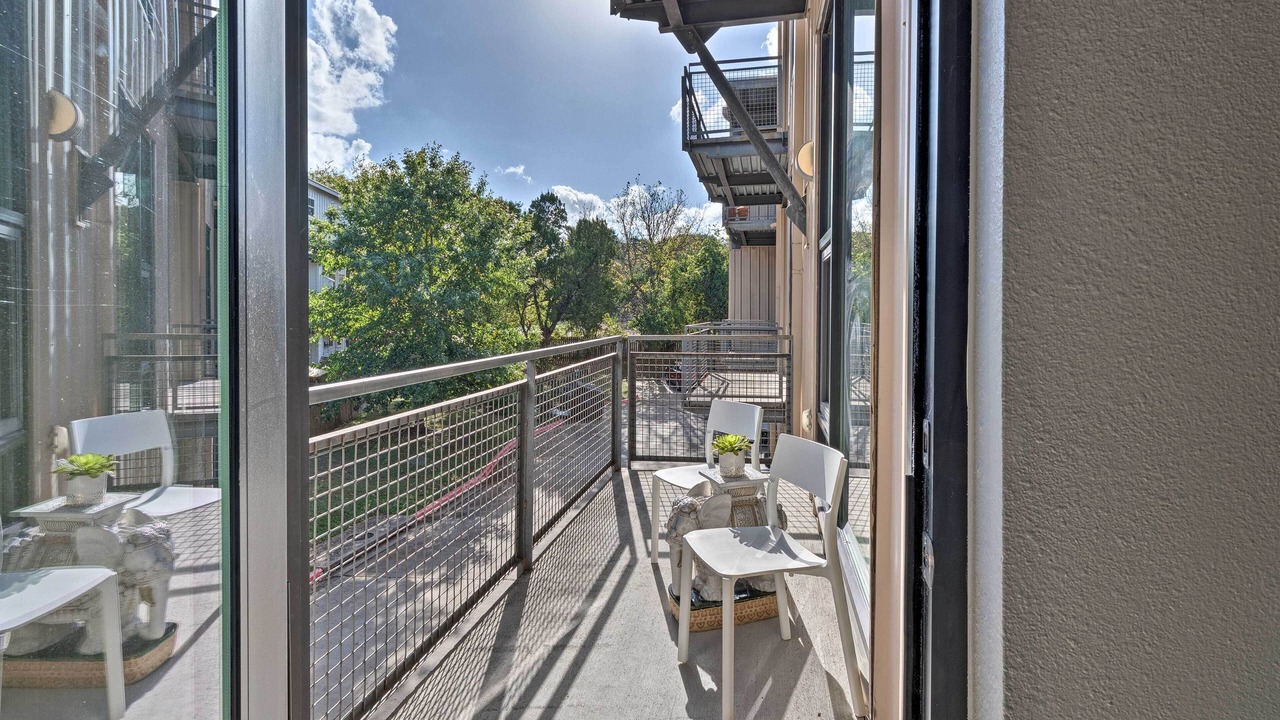 Photo of Patio Balcony in South Lamar