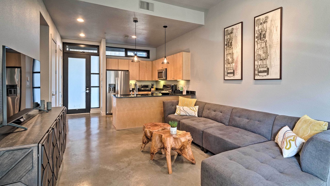 Photo of Livingroom in South Lamar