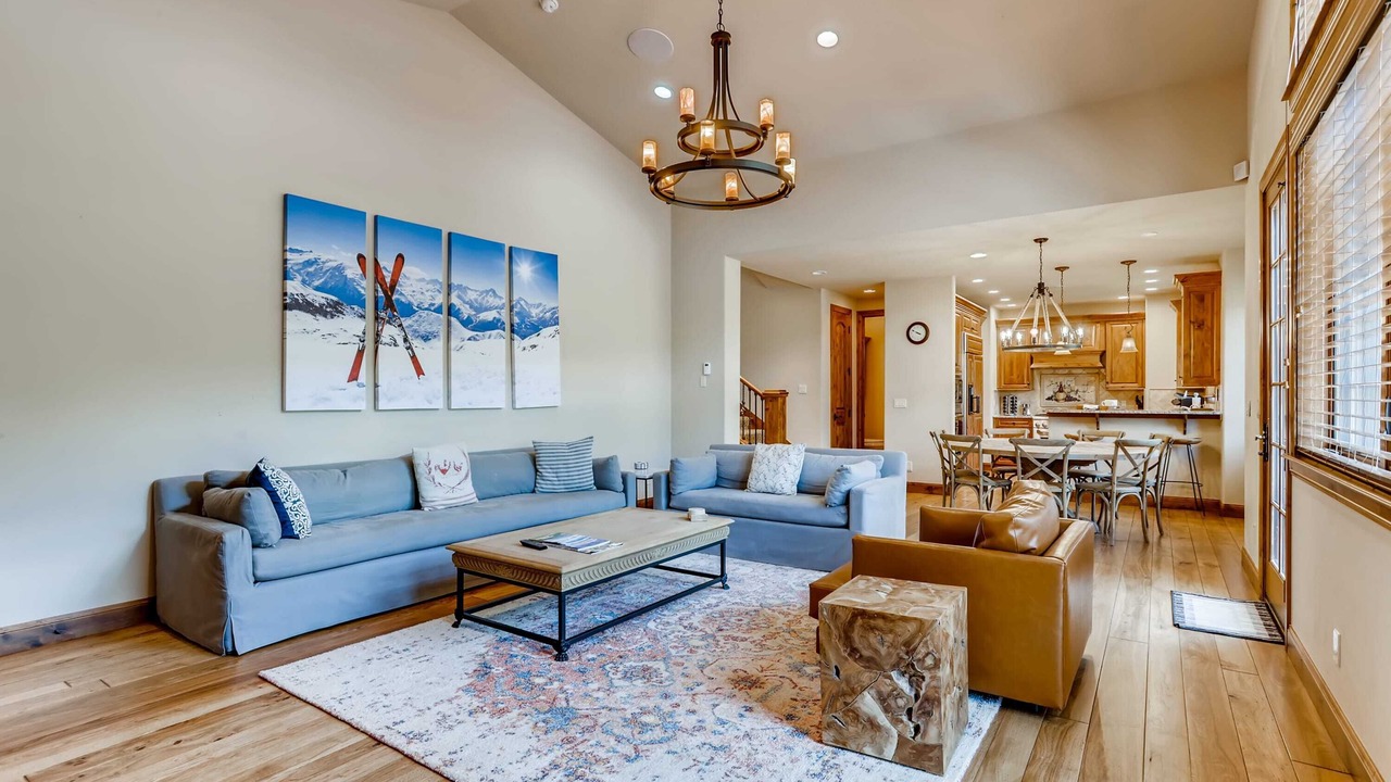 Photo of Livingroom in Intermountain