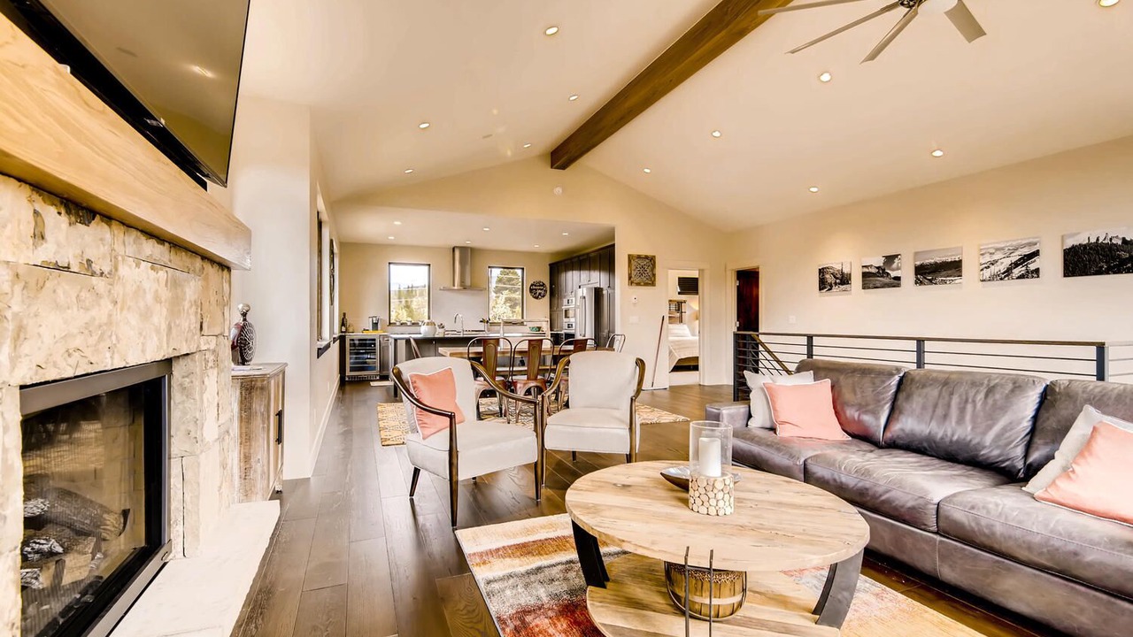 Photo of Livingroom in Fairmount On The River