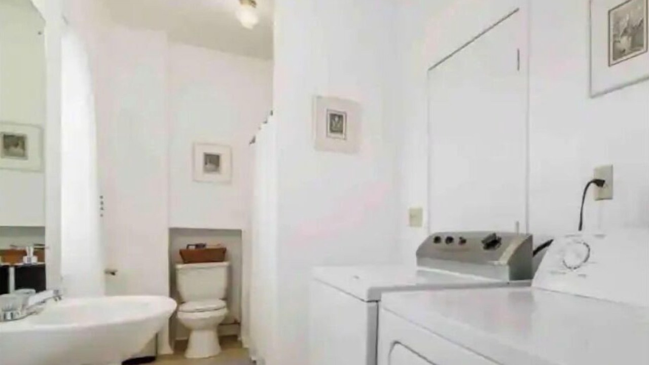 Photo of Bathroom in Short North