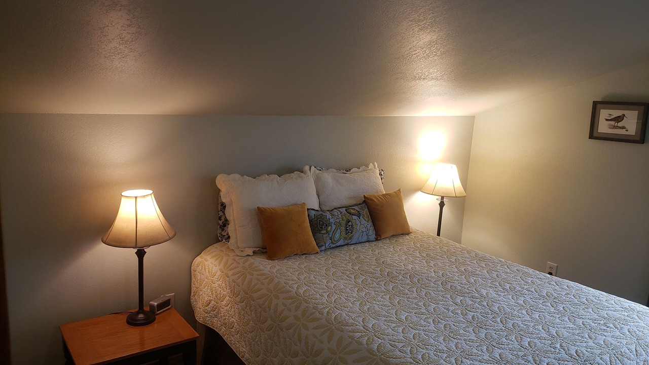 Photo of Bedroom in Diamond Ridge